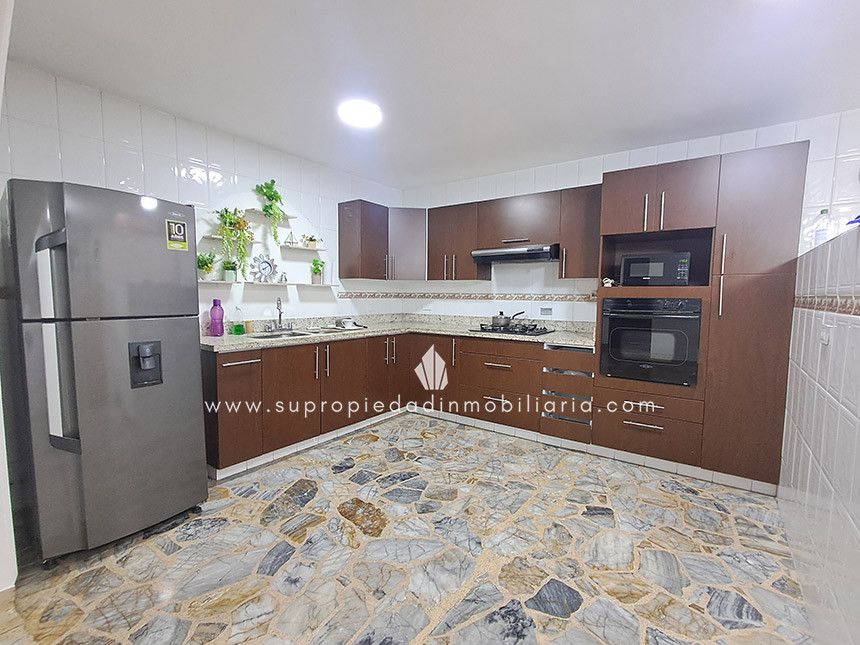 Casa en venta Antioquia Medellín Estadio 180 m2 Habitaciones 5 Baños 3 Garajes 1 Precio $1150000000