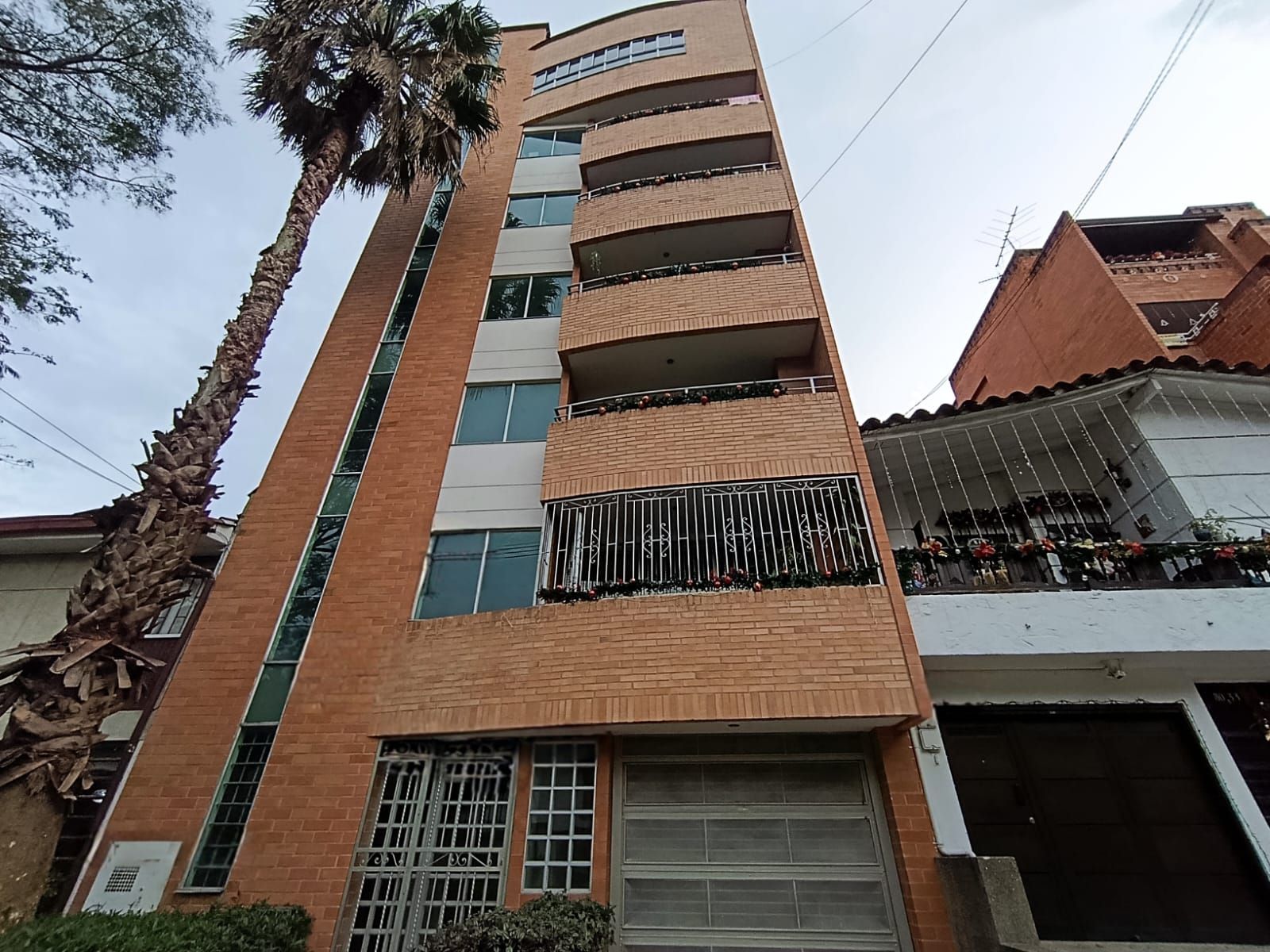 Apartamento en arriendo Antioquia Medellín Las Acacias 240 m2 Habitaciones 3 Baños 3 Garajes 1 Precio $5000000