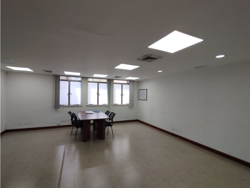 Oficina en venta Antioquia Medellín La Candelaria 97 m2 Habitaciones 0 Baños 1 Garajes 0 Precio $300000000