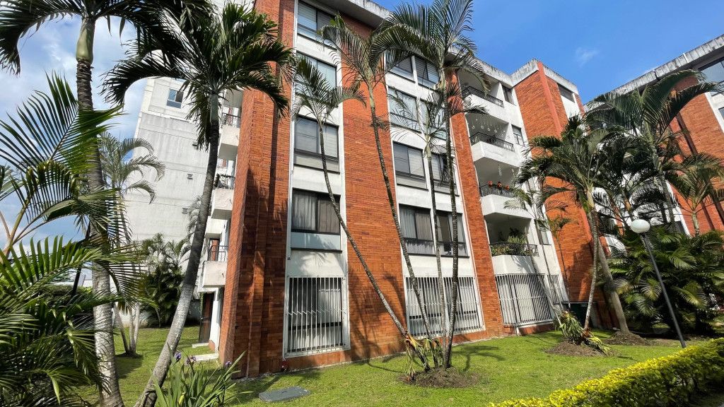 Apartamento en arriendo Valle Del Cauca Cali Urbanización La Flora 110 m2 Habitaciones 3 Baños 4 Garajes 1 Precio $2580000