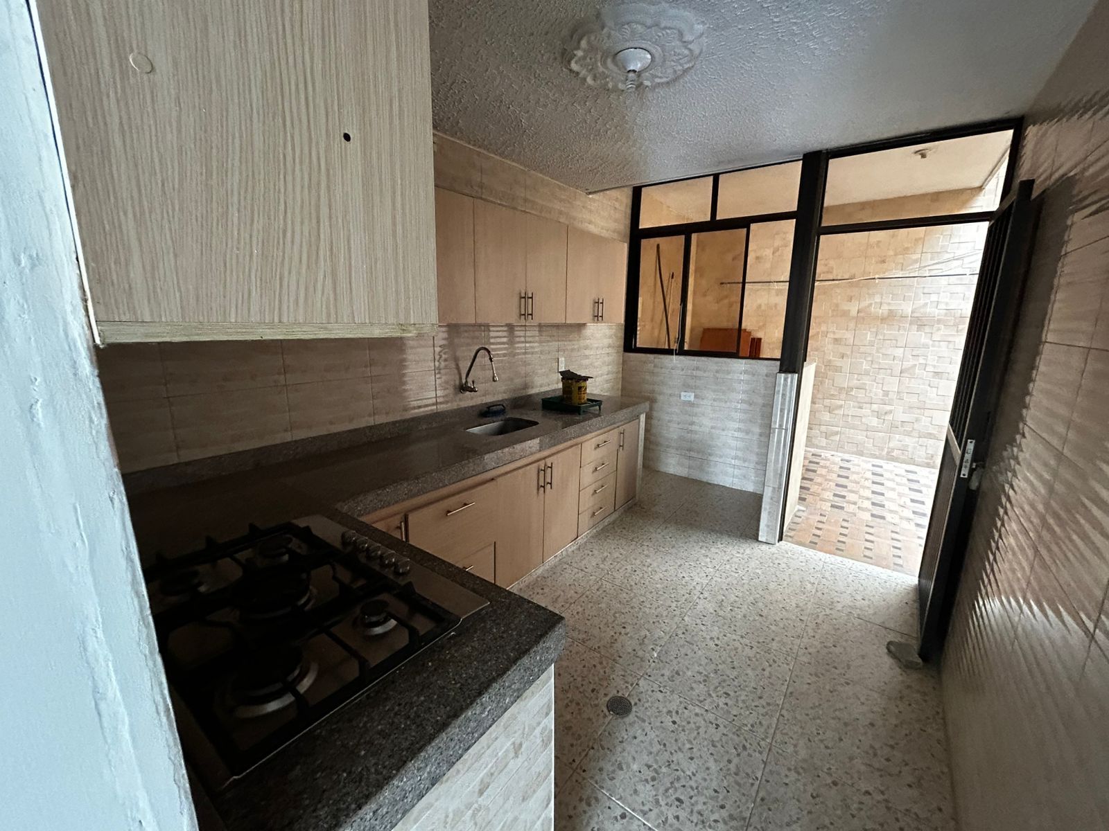 Casa en arriendo Santander Bucaramanga Batallon Quinta Brigada 110 m2 Habitaciones 4 Baños 2 Garajes 0 Precio $2500000