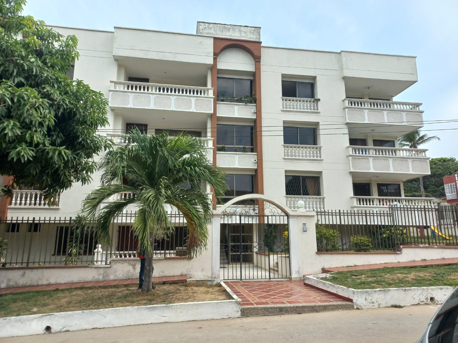 Apartamento en arriendo Atlántico Barranquilla Ciudad Jardin 152 m2 Habitaciones 3 Baños 2 Garajes 1 Precio $1800000