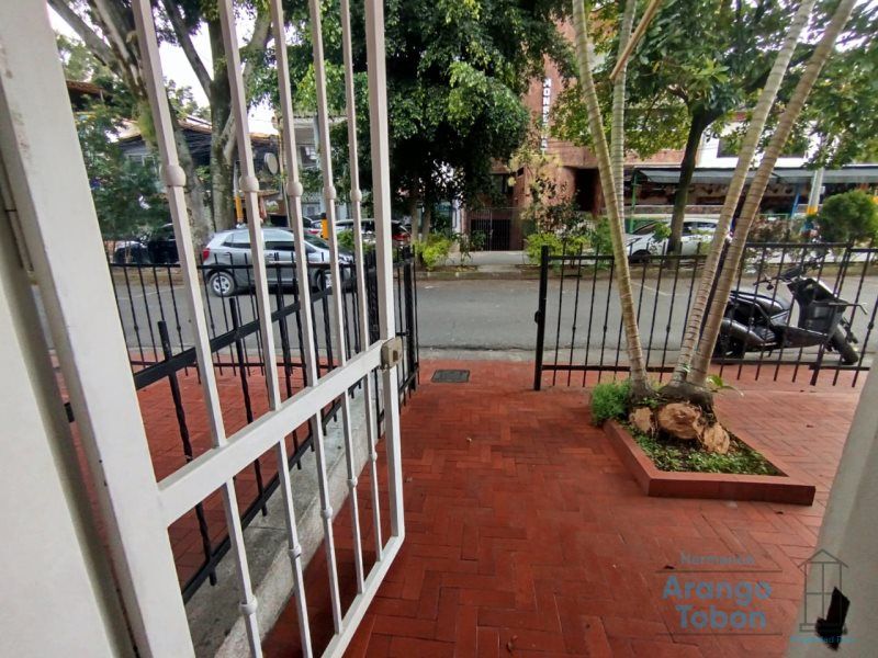 Casa en venta Antioquia Medellín San Joaquin 197 m2 Habitaciones 4 Baños 3 Garajes 1 Precio $900000000