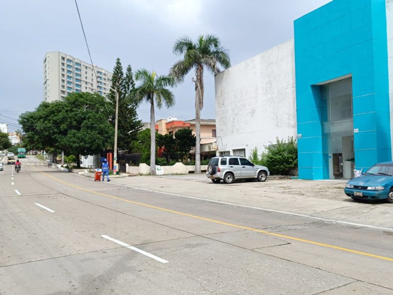 Local en venta Atlántico Barranquilla Ciudad Jardin 335 m2 Habitaciones 0 Baños 2 Garajes 0 Precio $1650000000