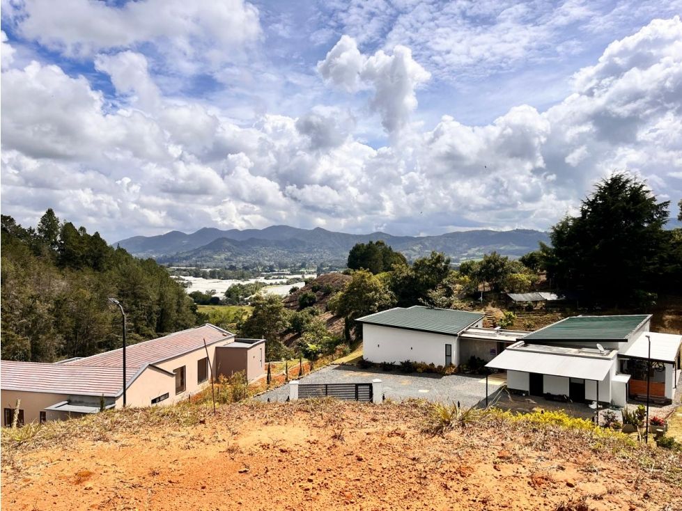 Lote en venta Antioquia La Ceja La Ceja 2584 m2 Habitaciones 0 Baños 0 Garajes 0 Precio $598000000