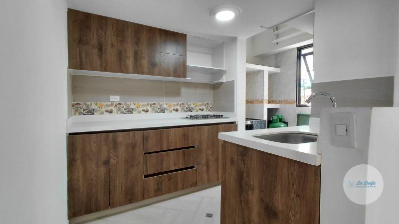 Apartamento en arriendo Antioquia Medellín Prado 75 m2 Habitaciones 2 Baños 2 Garajes 0 Precio $2000000