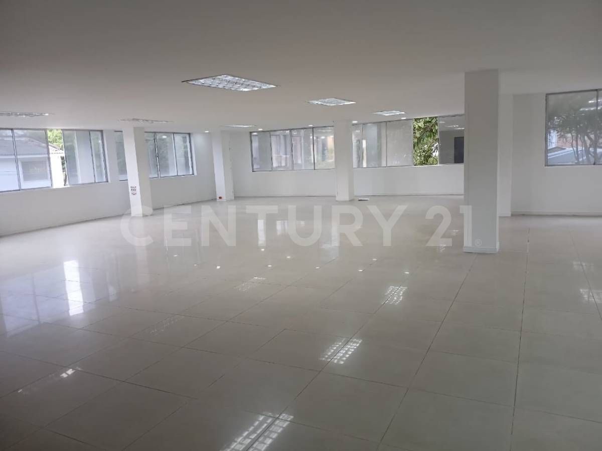 Local en arriendo Valle Del Cauca Cali El Gran Limonar 309 m2 Habitaciones 0 Baños 2 Garajes 0 Precio $6900000