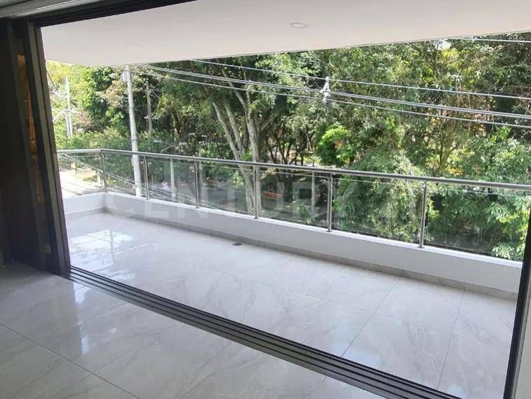 Apartamento en arriendo Antioquia Medellín Belen 220 m2 Habitaciones 6 Baños 6 Garajes 2 Precio $5500000