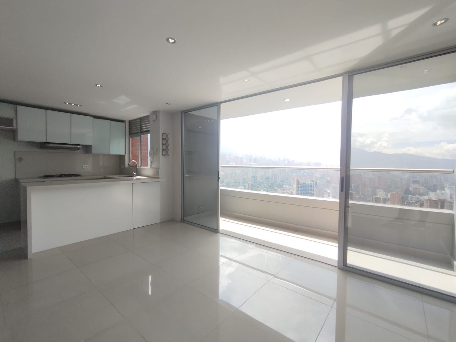 Apartamento en arriendo Antioquia Medellín Asomadera No1 76 m2 Habitaciones 1 Baños 2 Garajes 1 Precio $4800000