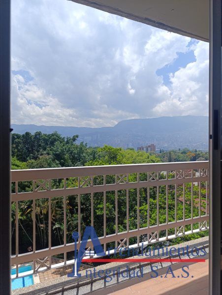 Apartamento en arriendo Antioquia Medellín San Cristobal 100 m2 Habitaciones 3 Baños 2 Garajes 2 Precio $3700000
