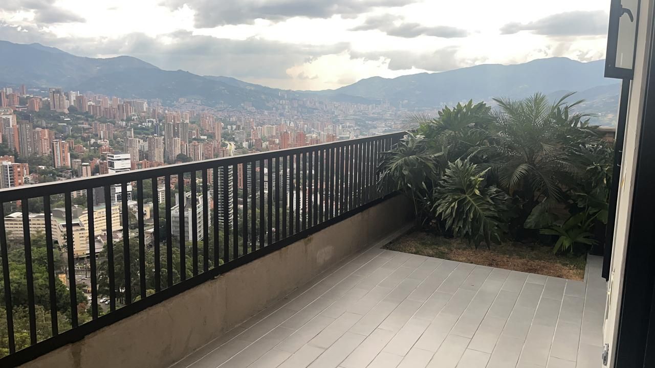 Apartamento en arriendo Antioquia Medellín Asomadera No1 97 m2 Habitaciones 2 Baños 3 Garajes 1 Precio $7500000