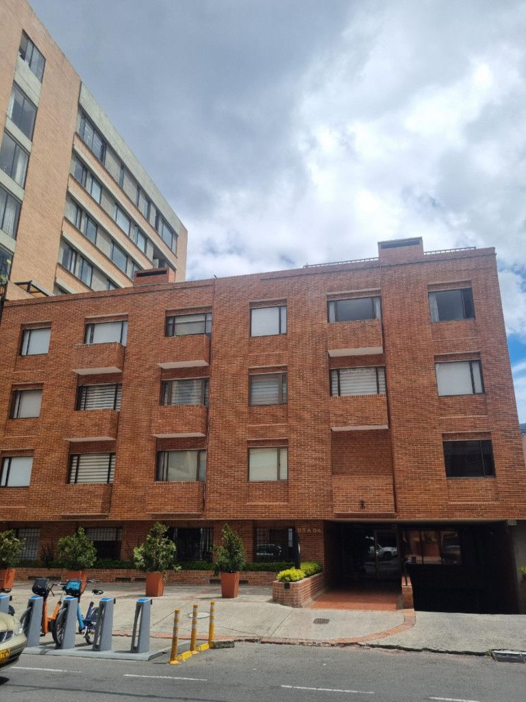 Apartaestudio en arriendo Cundinamarca Bogotá Chicó Norte 45 m2 Habitaciones 2 Baños 1 Garajes 2 Precio $3300000