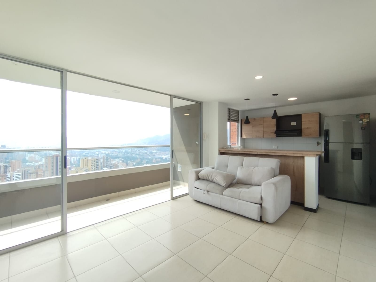 Apartamento en arriendo Antioquia Medellín Asomadera No1 76 m2 Habitaciones 2 Baños 2 Garajes 1 Precio $4500000