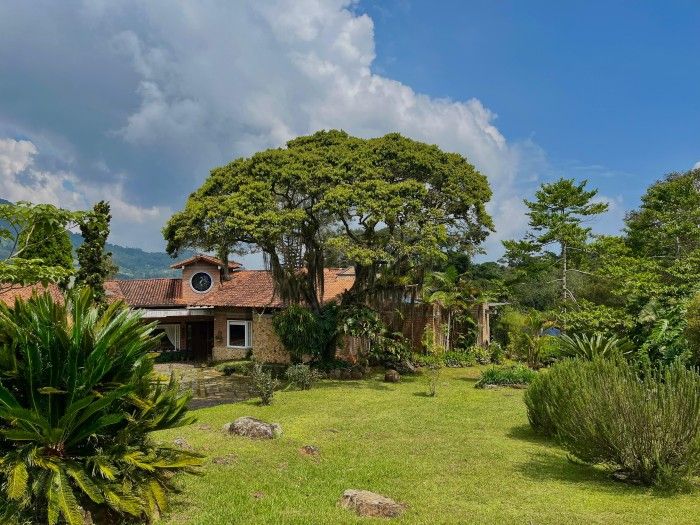 Casa en venta Valle Del Cauca Yumbo Yumbo 410 m2 Habitaciones 4 Baños 3 Garajes 15 Precio $2250000000