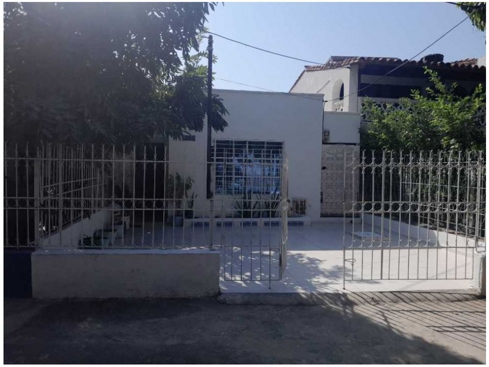 Casa en venta Magdalena Santa Marta Ub Autopista 122 m2 Habitaciones 5 Baños 3 Garajes 2 Precio $300000000