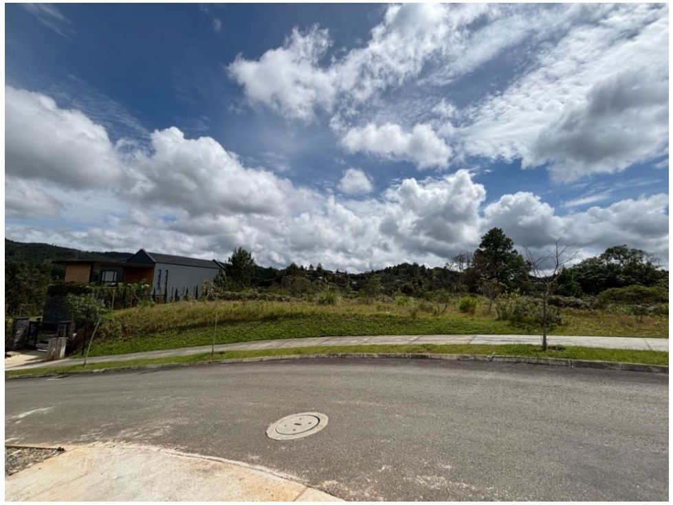 Lote en venta Antioquia Medellín Asomadera No1 2262 m2 Habitaciones 0 Baños 0 Garajes 0 Precio $1100000000