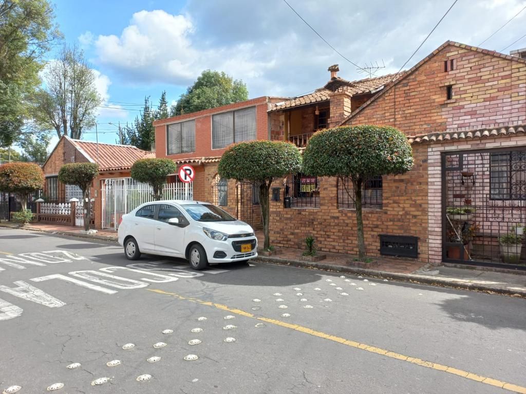 Casa en venta Cundinamarca Bogotá Popular Modelo 216 m2 Habitaciones 6 Baños 4 Garajes 0 Precio $770000000