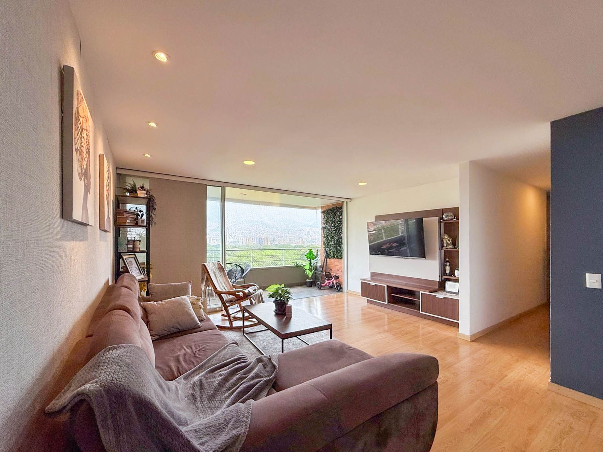 Apartamento en venta Antioquia Medellín Carlos E Restrepo 120 m2 Habitaciones 4 Baños 3 Garajes 1 Precio $779000000