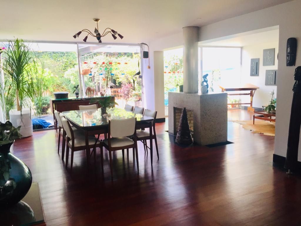 Casa en venta Cundinamarca Bogotá Santa Ana Occidental 319 m2 Habitaciones 4 Baños 3 Garajes 2 Precio $2000000000