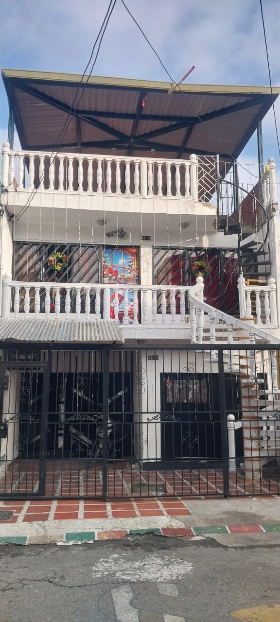 Apartamento en arriendo Valle Del Cauca Cali Asturias 320 m2 Habitaciones 1 Baños 1 Garajes 1 Precio $600000