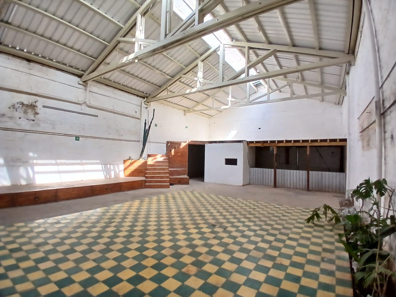 Bodega en arriendo Antioquia Medellín Villa Carlota 270 m2 Habitaciones 0 Baños 3 Garajes 0 Precio $21000000