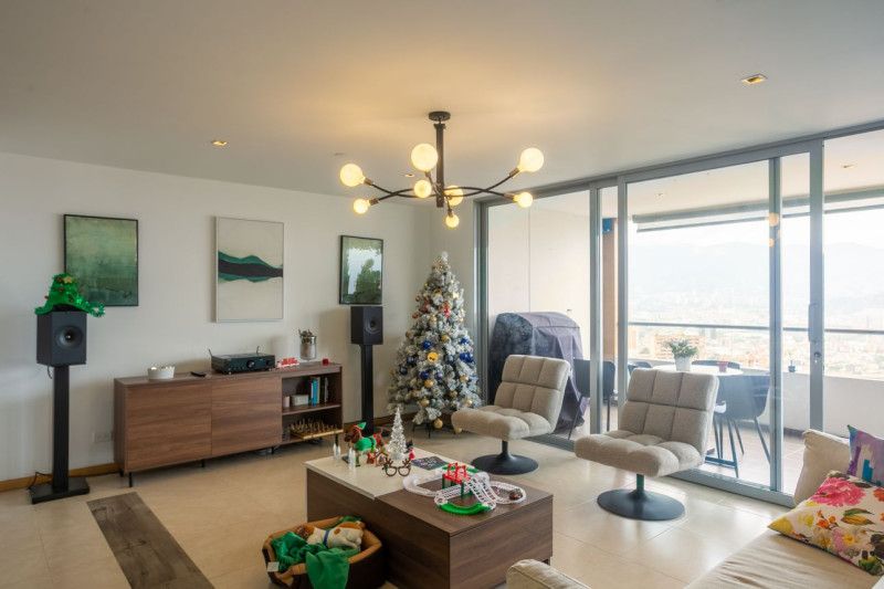 Apartamento en arriendo Antioquia Envigado El Esmeraldal 166 m2 Habitaciones 3 Baños 3 Garajes 2 Precio $10000000