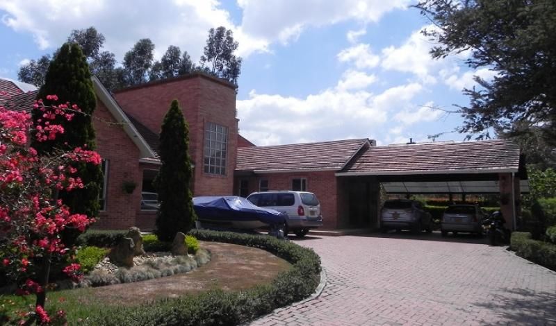 Casa en venta Cundinamarca Bogotá Casa Blanca 476 m2 Habitaciones 4 Baños 5 Garajes 7 Precio $1800000000