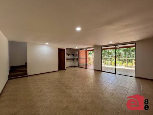 Casa en arriendo Antioquia Envigado La Inmaculada 260 m2 Habitaciones 3 Baños 5 Garajes 2 Precio $8000000