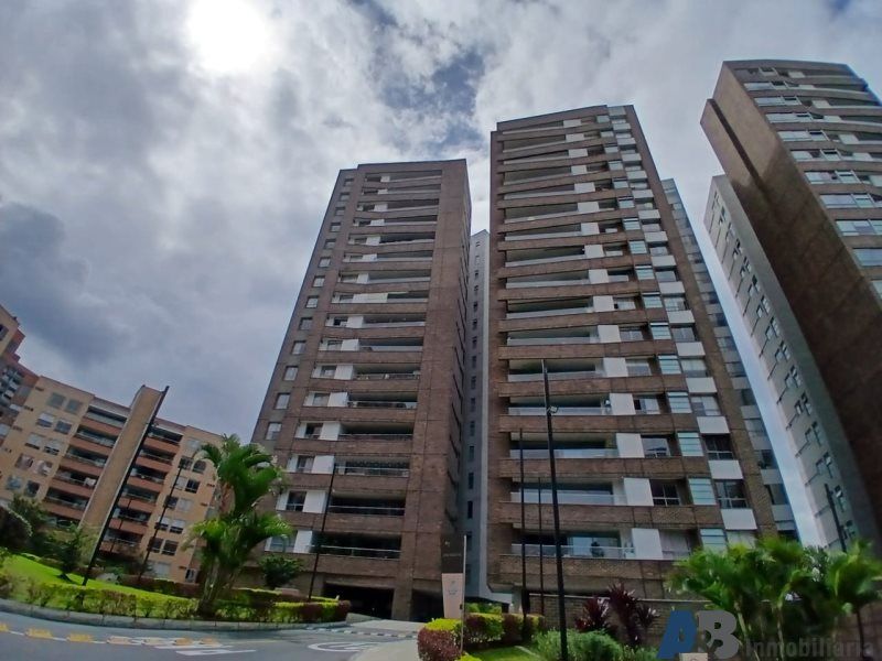 Apartamento en arriendo Antioquia Envigado La Inmaculada 160 m2 Habitaciones 3 Baños 4 Garajes 2 Precio $7500000
