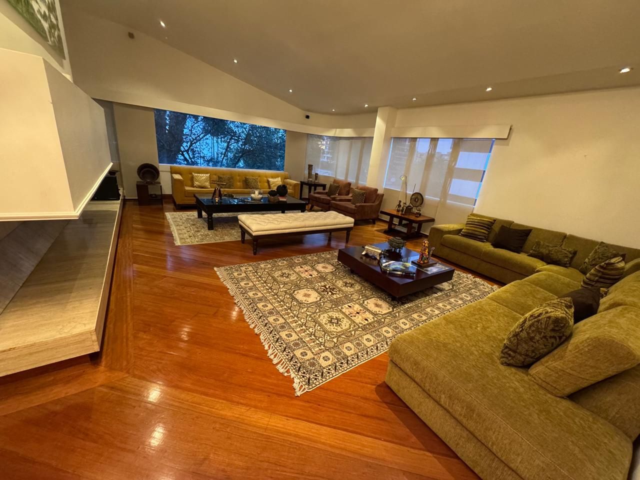 Apartamento en venta Cundinamarca Bogotá Aldea 310 m2 Habitaciones 3 Baños 3 Garajes 3 Precio $1440000000