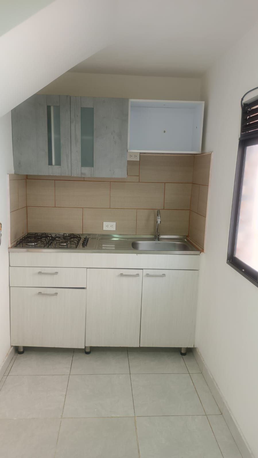 Apartaestudio en arriendo Antioquia Medellín Tenche 40 m2 Habitaciones 1 Baños 1 Garajes 0 Precio $1300000