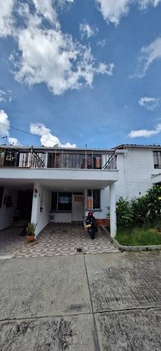 Casa en arriendo Santander Bucaramanga Conjunto Santa Bárbara 80 m2 Habitaciones 4 Baños 3 Garajes 0 Precio $2525000