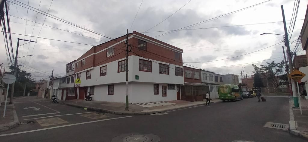 Casa en venta Cundinamarca Bogotá Super Manzana 1 660 m2 Habitaciones 13 Baños 9 Garajes 2 Precio $1320000000