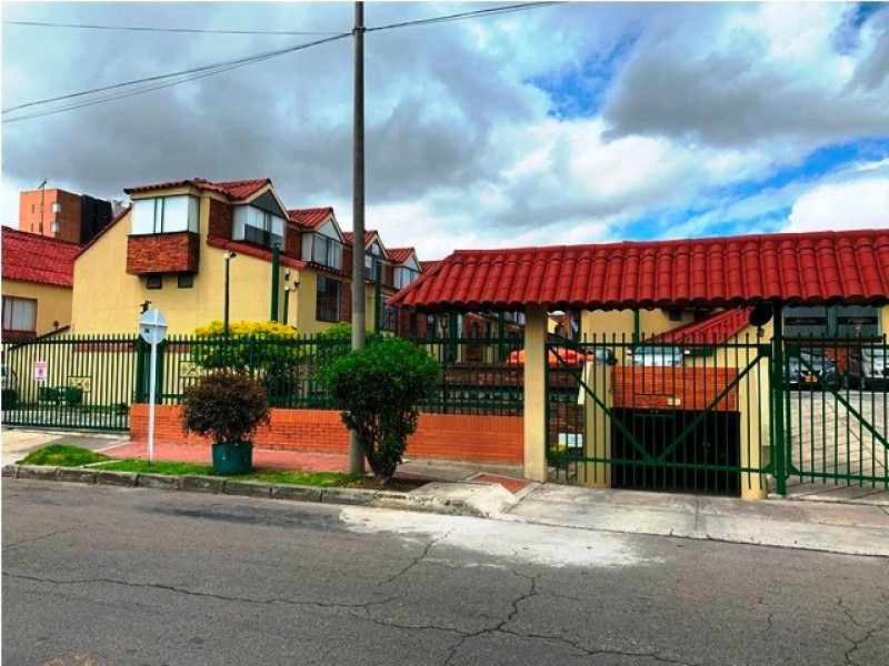 Casa en arriendo Cundinamarca Bogotá Las Flores 115 m2 Habitaciones 3 Baños 3 Garajes 1 Precio $2950000