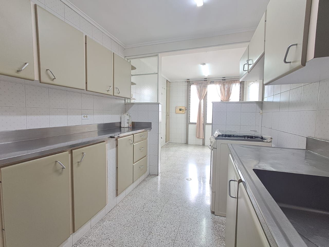 Apartamento en arriendo Antioquia Medellín Urbanizacion Suramericana 156 m2 Habitaciones 3 Baños 3 Garajes 0 Precio $4200000