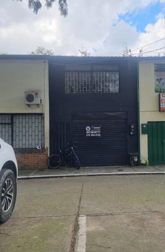 Local en arriendo Santander Floridablanca Prado Del Sur 48 m2 Habitaciones 0 Baños 1 Garajes 1 Precio $900000