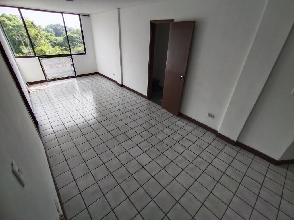 Apartamento en arriendo Valle Del Cauca Cali Versalles 60 m2 Habitaciones 2 Baños 3 Garajes 1 Precio $1000000