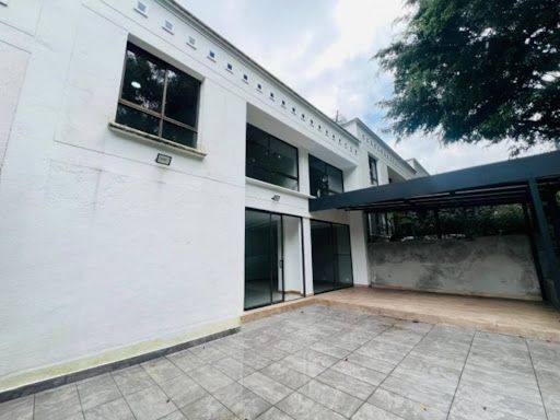 Casa en arriendo Antioquia Medellín San Lucas 170 m2 Habitaciones 3 Baños 3 Garajes 2 Precio $9500000