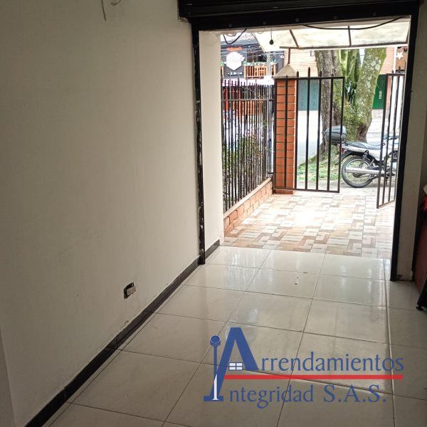 Local en arriendo Antioquia Medellín Doce De Octubre No1 40 m2 Habitaciones 0 Baños 1 Garajes 0 Precio $1400000