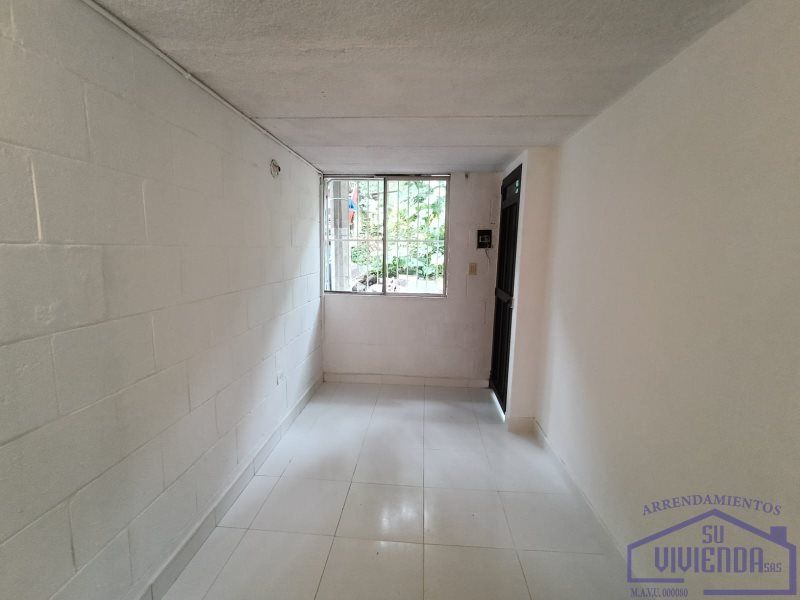 Apartaestudio en arriendo Antioquia Medellín La Colina 30 m2 Habitaciones 1 Baños 1 Garajes 0 Precio $1050000