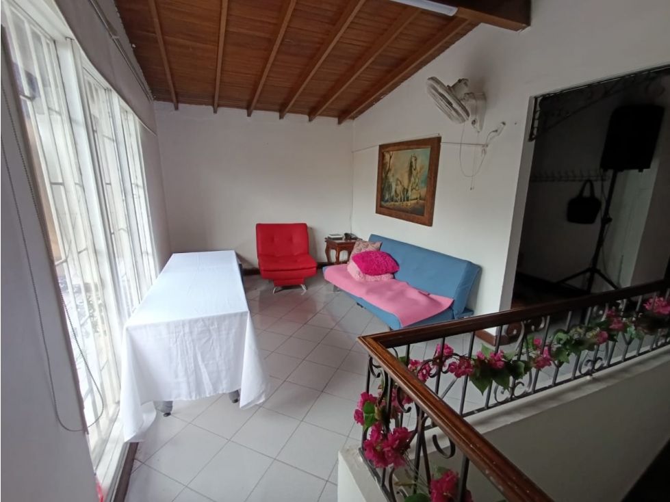 Casa en arriendo Antioquia Medellín Los Colores 130 m2 Habitaciones 3 Baños 2 Garajes 0 Precio $3200000