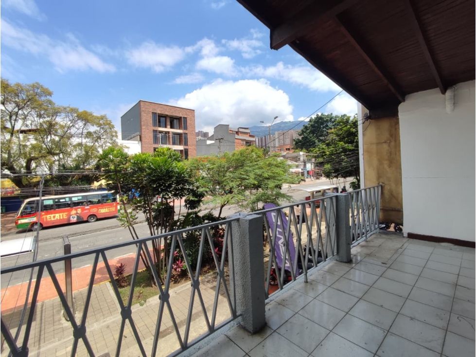 Casa en arriendo Antioquia Medellín Los Colores 130 m2 Habitaciones 3 Baños 2 Garajes 0 Precio $3200000