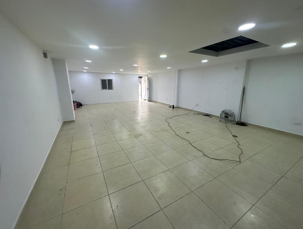 Local en arriendo Antioquia Medellín El Pomar 100 m2 Habitaciones 0 Baños 1 Garajes 0 Precio $3500000