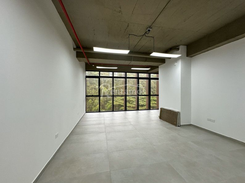 Oficina en arriendo Antioquia Medellín Naranjal 80 m2 Habitaciones 0 Baños 1 Garajes 2 Precio $8000000