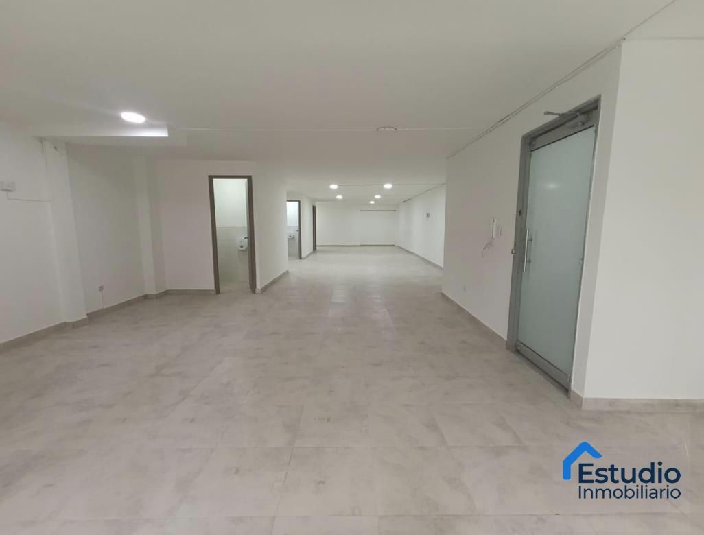 Oficina en venta Antioquia Medellín El Nogal- Los Almendros 120 m2 Habitaciones 0 Baños 3 Garajes 1 Precio $490000000