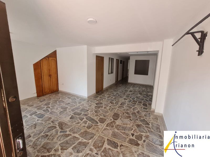 Casa en arriendo Antioquia Medellín San Bernardo 100 m2 Habitaciones 4 Baños 2 Garajes 1 Precio $3000000