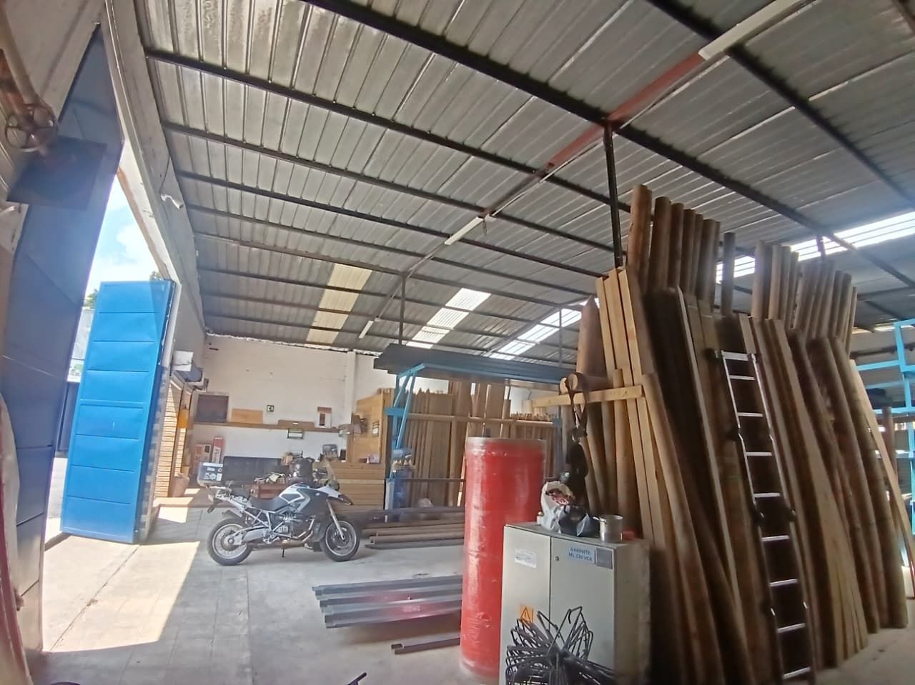 Bodega en arriendo Antioquia Medellín La Loma 300 m2 Habitaciones 0 Baños 1 Garajes 0 Precio $8500000