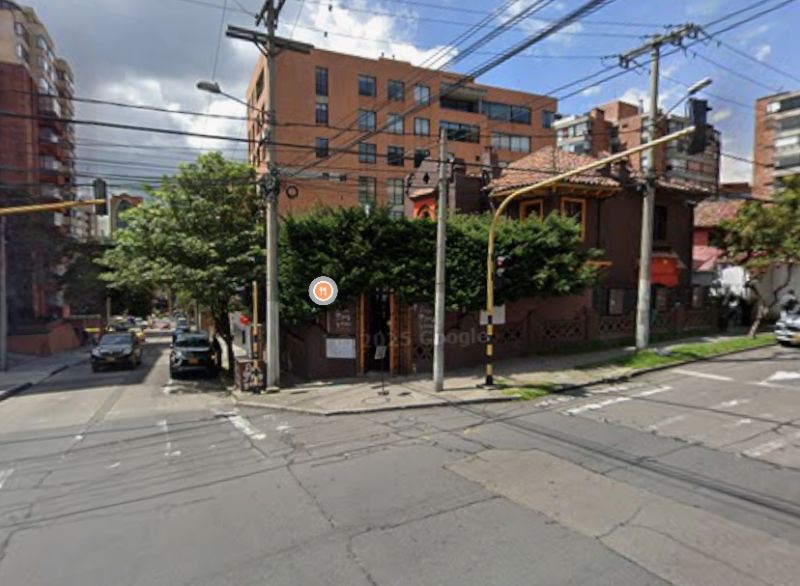 Casa en arriendo Cundinamarca Bogotá Bellavista 260 m2 Habitaciones 6 Baños 2 Garajes 2 Precio $14600000