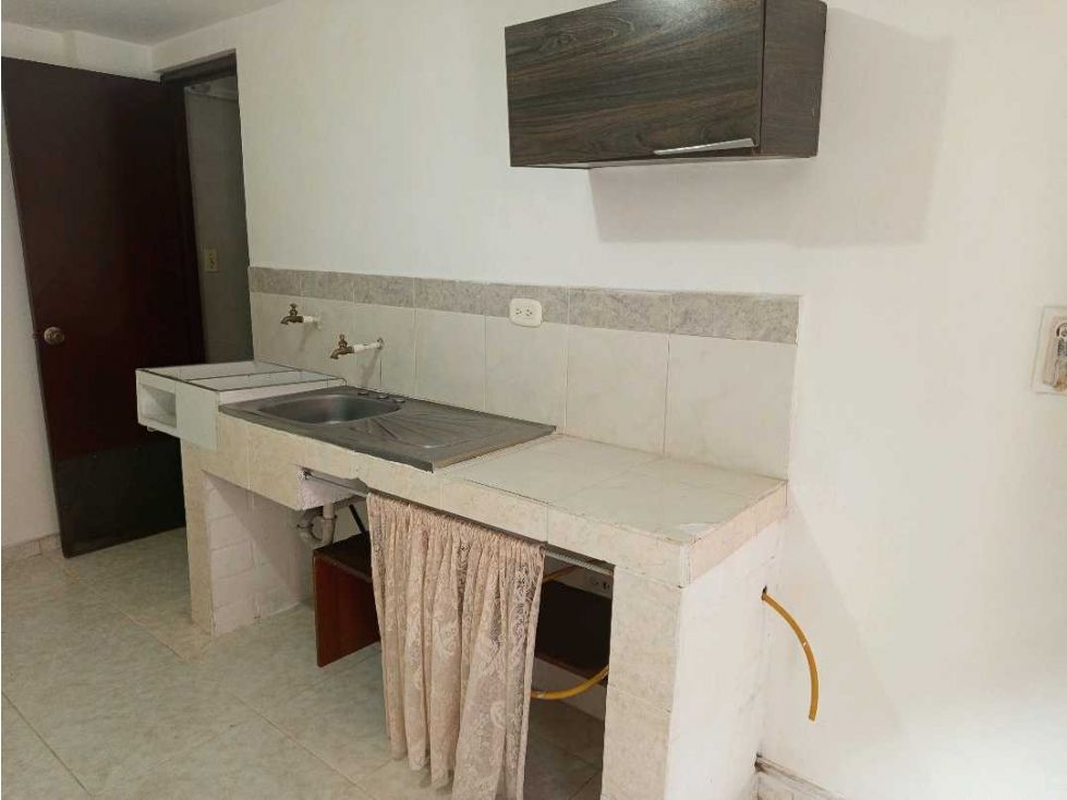 Apartaestudio en arriendo Antioquia Medellín Los Alcazares 15 m2 Habitaciones 1 Baños 1 Garajes 0 Precio $700000