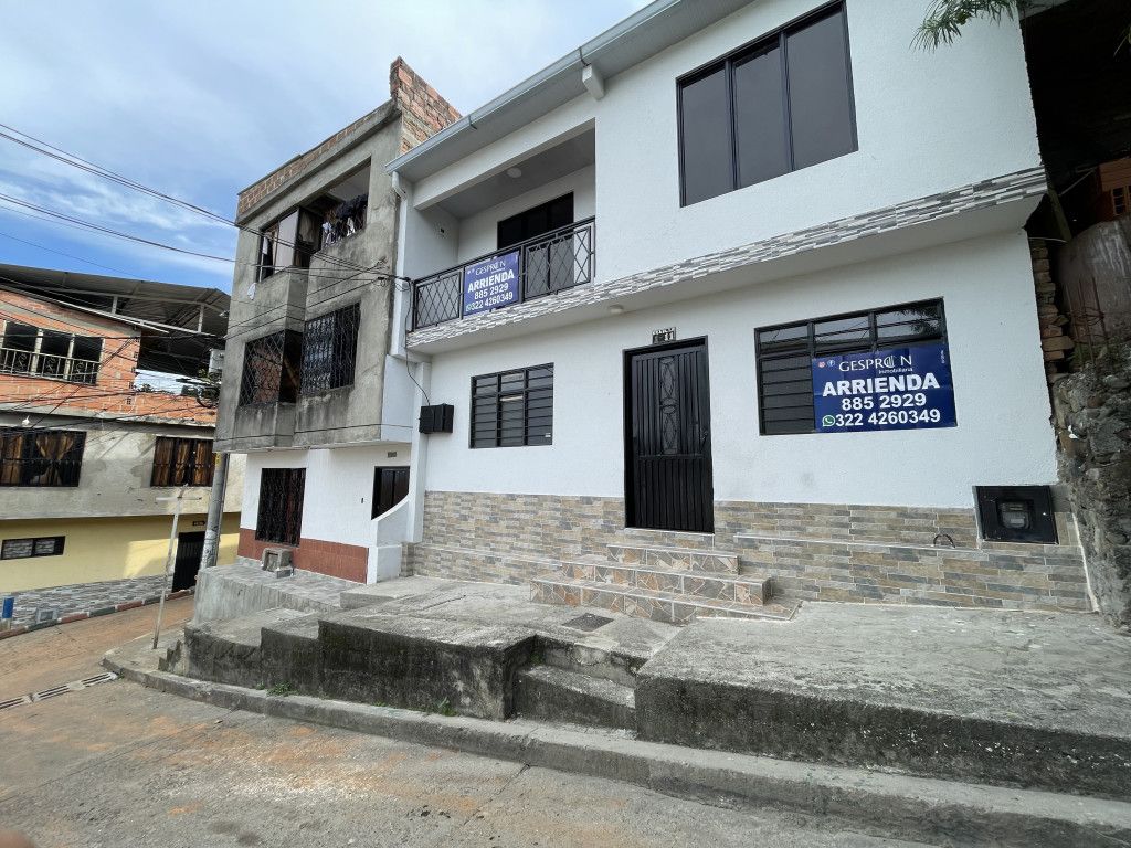 Casa en arriendo Valle Del Cauca Cali Sector Alto Jordán 128 m2 Habitaciones 4 Baños 2 Garajes 0 Precio $1020000